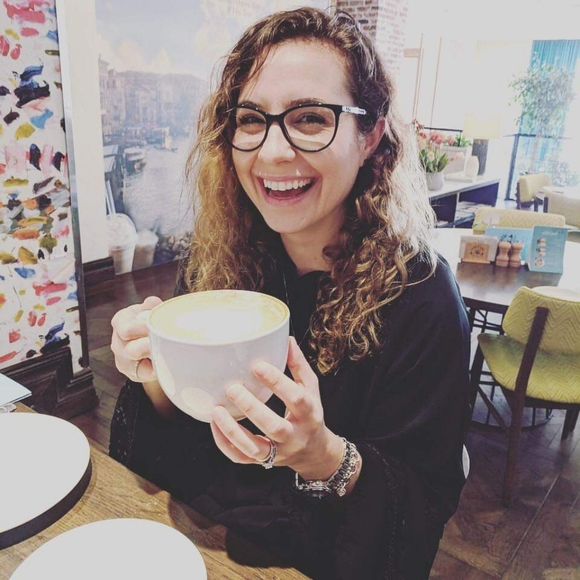 Meet your Posher, Danielle - Picture 4 of 6